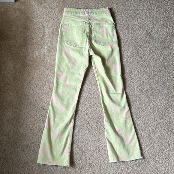 Zara High Rise Kick Flare Lime Green and Pink Floral Print Mod Jeans Size 4 - Picture 7 of 8
